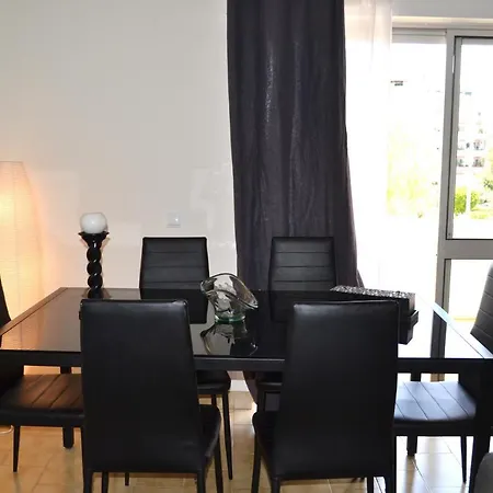 A Level At The Top Apartment *